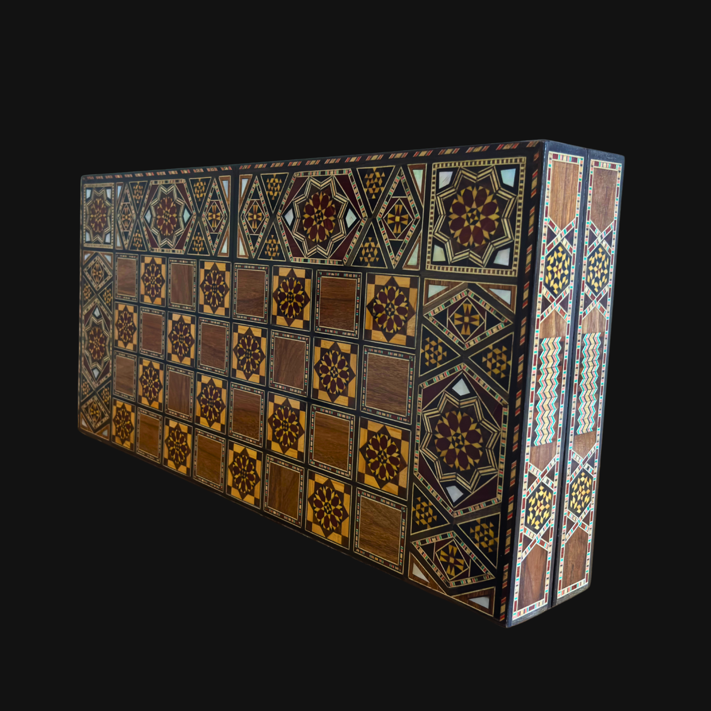 Handgemaakte Damasceense Backgammon- en Schaaktafel van Gaby Al Dayeh – Meesterwerk met Parelmoerinleg