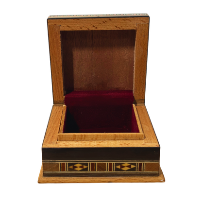 Handgefertigte Mosaik-Schatulle aus Damaskus – Holzkunst & Samt