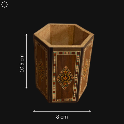 Damaskus Mosaik Holz Stiftehalter von Gaby Al Dayeh – Naturhölzer & Handgefertigte Eleganz