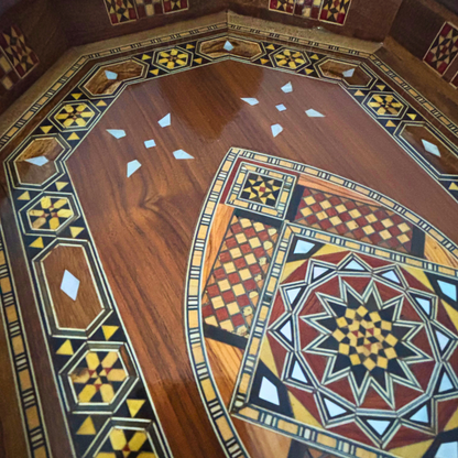 Damaskus Mosaik Holztablett – Perlmutt Intarsie & Edle Walnussoptik