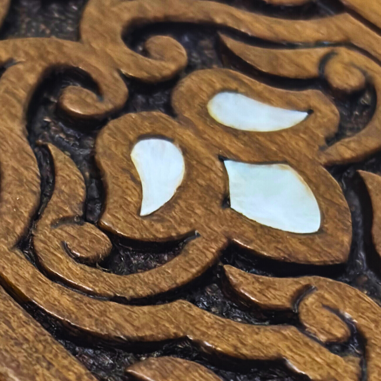 Handgefertigte Luxus-Schatulle aus Damaskus – Perlmutt & Samt