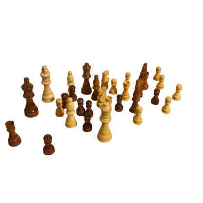 Handgefertigtes Set aus Holzschachfiguren – Zeitlose Handwerkskunst