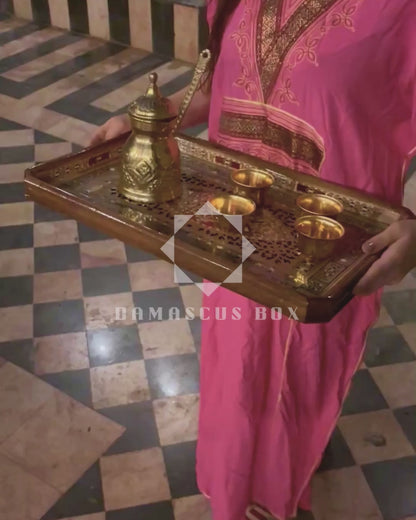 Plateau Damasquiné en Bois – Incrustation de Nacre & Tons Naturels du Bois